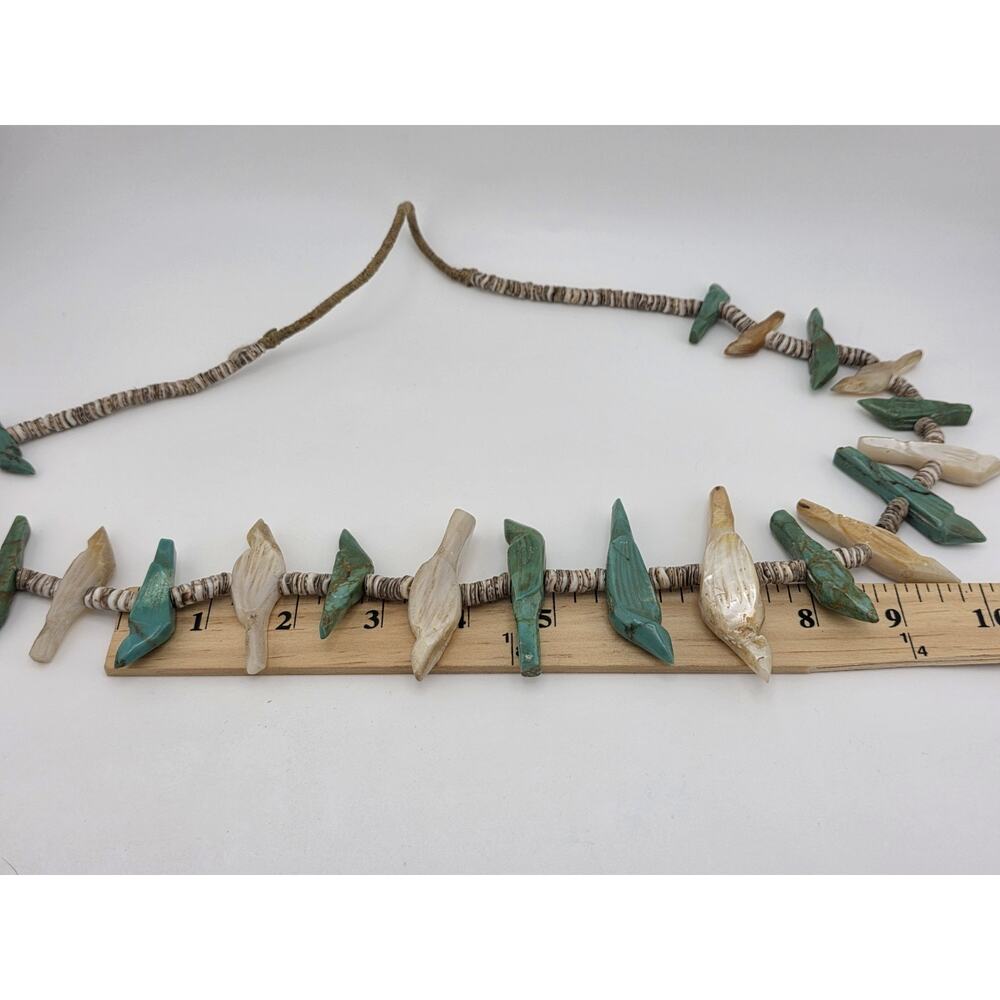 VINTAGE NATIVE AMERICAN TURQUOISE MOTHER OF PEARL SHELL HEISHI CARVED NECKLACE - Picture 10 of 16